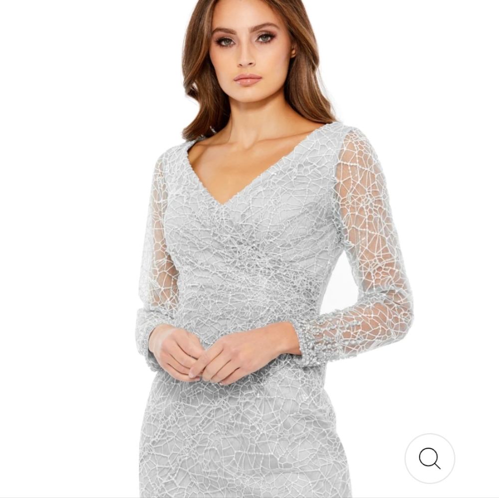 NWT Mac Duggal LONG SHEER SLEEVE V-NECK MIDI DRESS - Picture 3 of 3